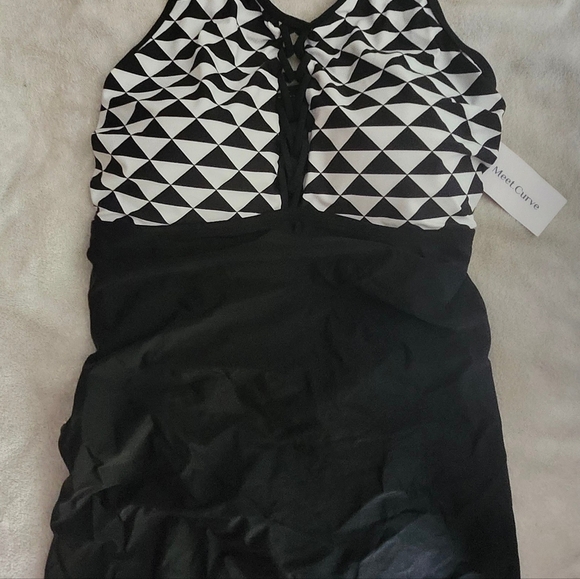 Plus size Swimsuit - Picture 5 of 8